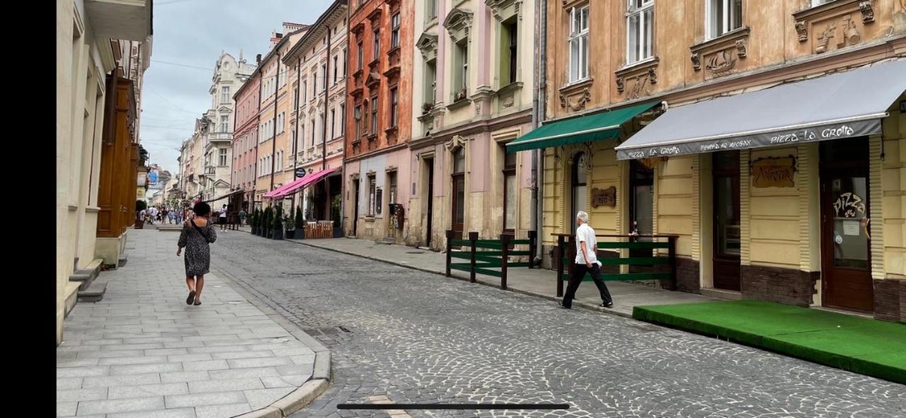 Вірменська 8 ลวีฟ ภายนอก รูปภาพ